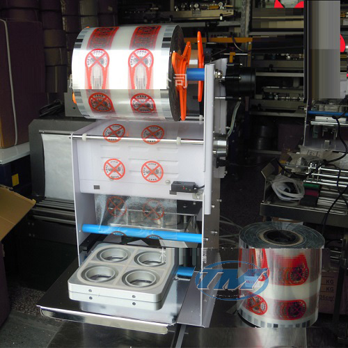 Máy ép cốc thạch bán tự động