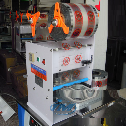 Máy ép cốc thạch bán tự động