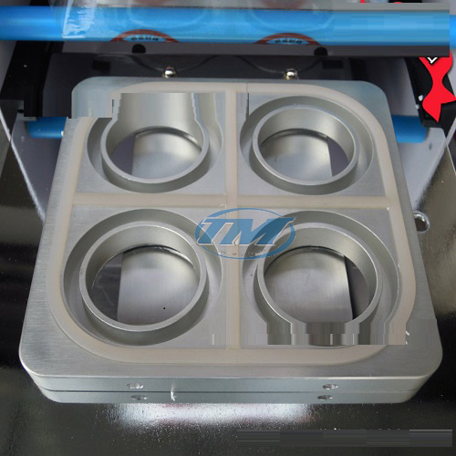 Máy ép cốc thạch bán tự động